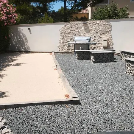 Magnifique Propriété Climatisée à 10 Min D'uzès Villa *